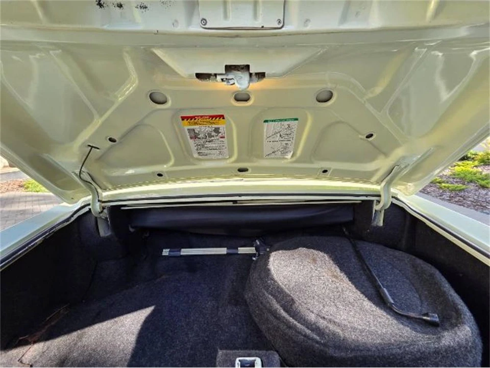 1976 Cadillac Eldorado 9th Gen - Image 15 of 21