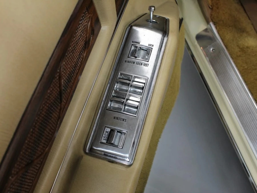 1976 Cadillac Eldorado 9th Gen - Image 19 of 28