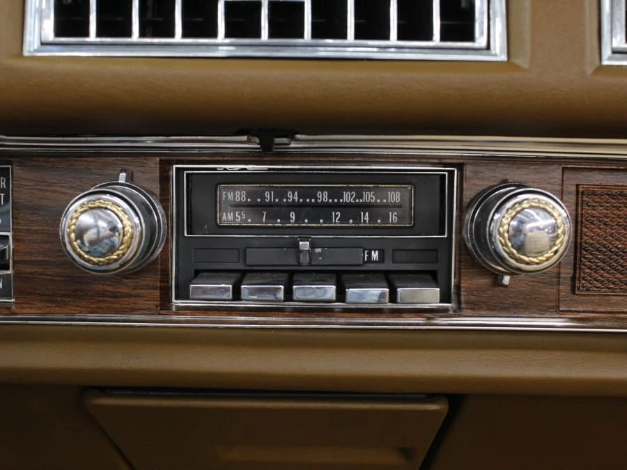 1976 Cadillac Eldorado 9th Gen - Image 25 of 28