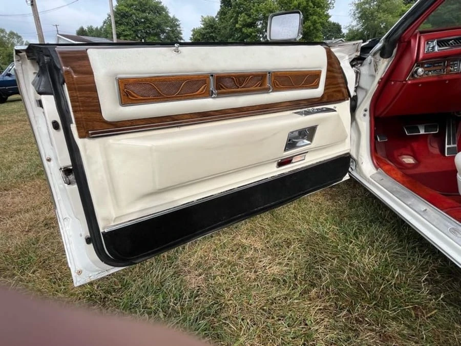 1976 Cadillac Eldorado 9th Gen - Image 17 of 22