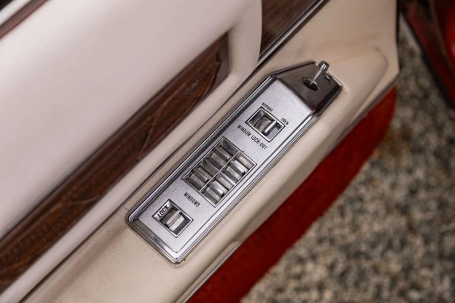 1976 Cadillac Eldorado 9th Gen - Image 28 of 31
