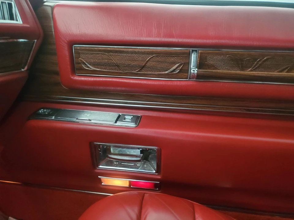 1976 Cadillac Eldorado 9th Gen - Image 27 of 31