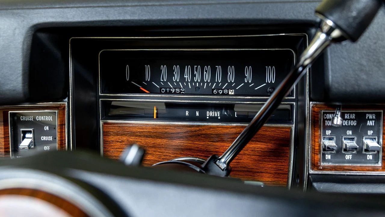 1976 Cadillac Eldorado 9th Gen - Image 9 of 31