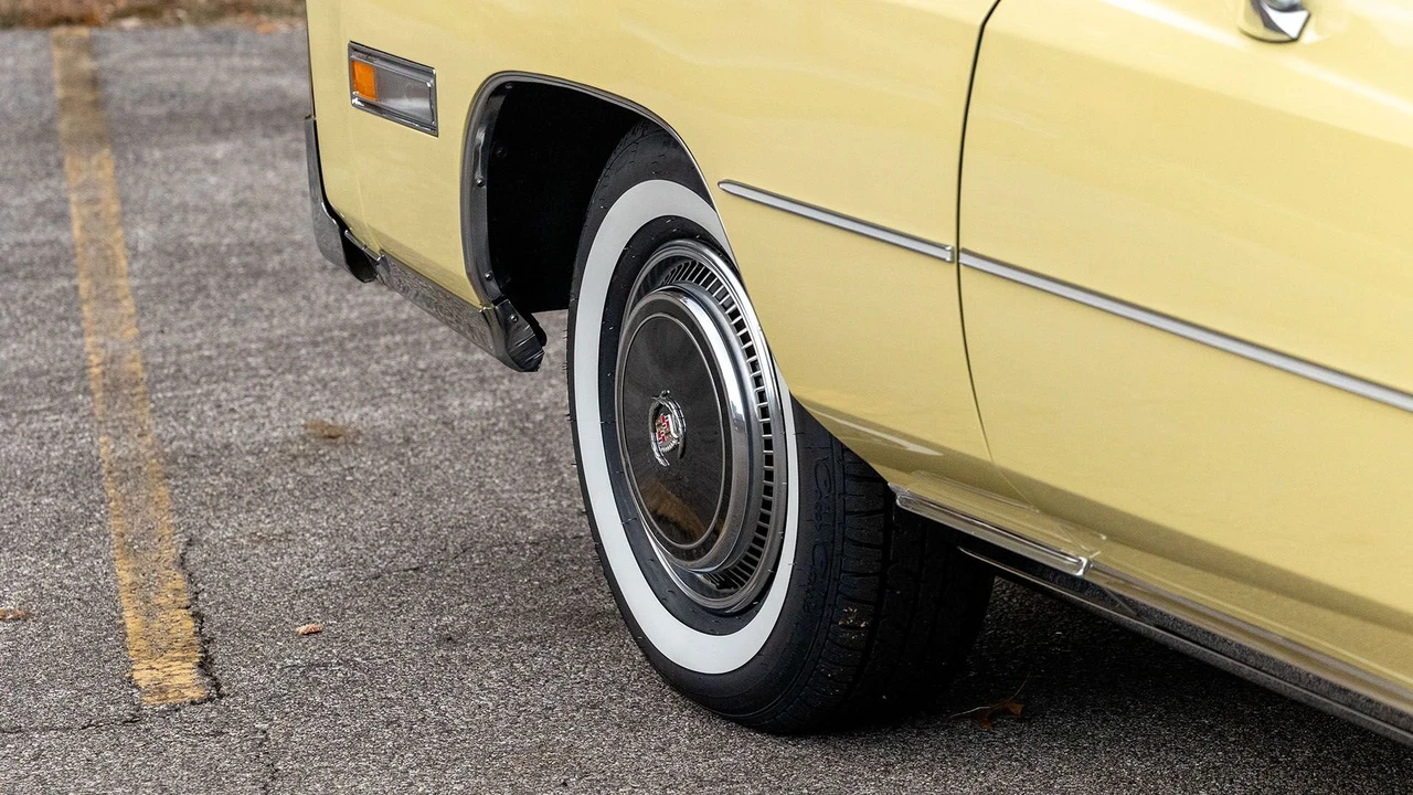 1976 Cadillac Eldorado 9th Gen - Image 28 of 31
