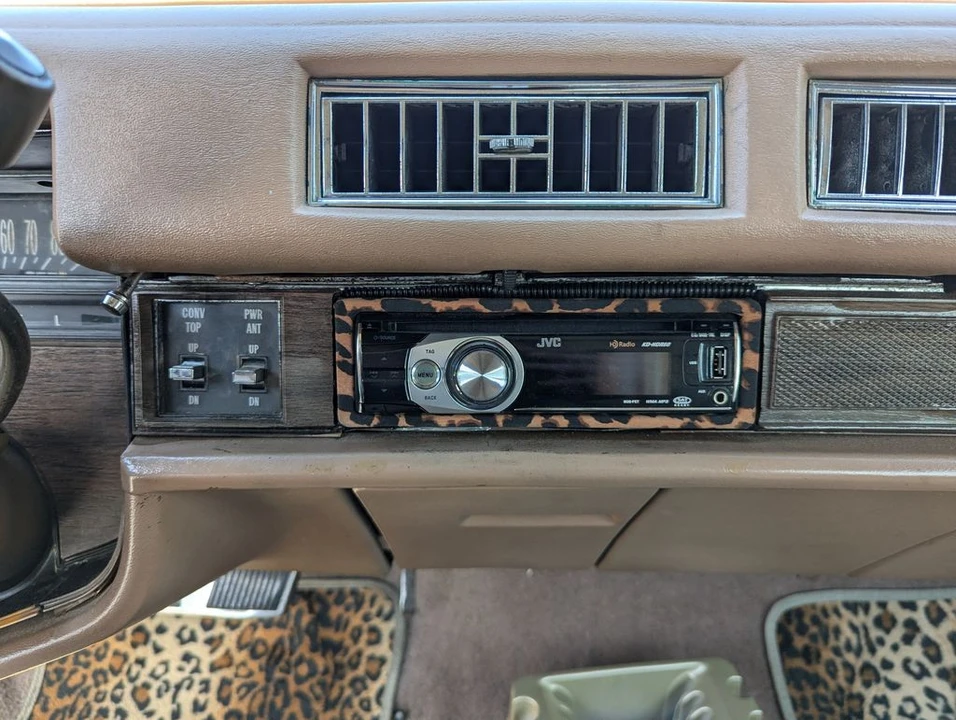 1976 Cadillac Eldorado 9th Gen - Image 20 of 31