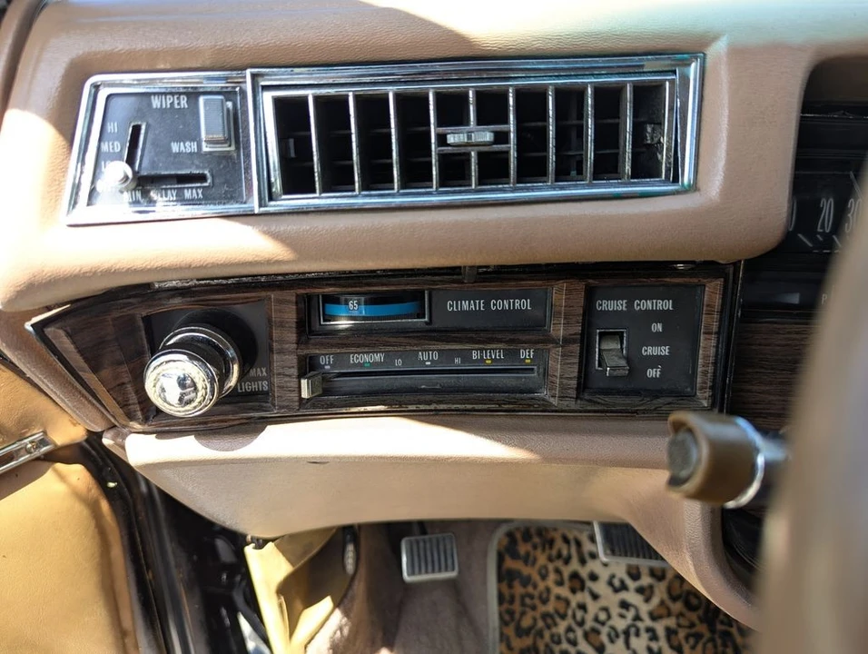 1976 Cadillac Eldorado 9th Gen - Image 15 of 31