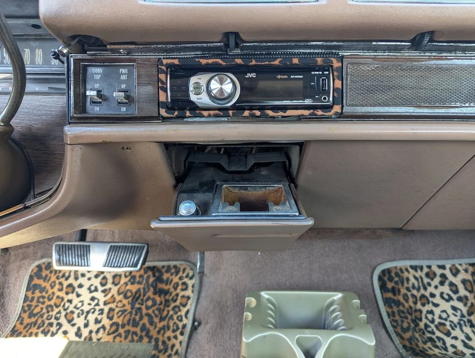 1976 Cadillac Eldorado 9th Gen - Image 21 of 31