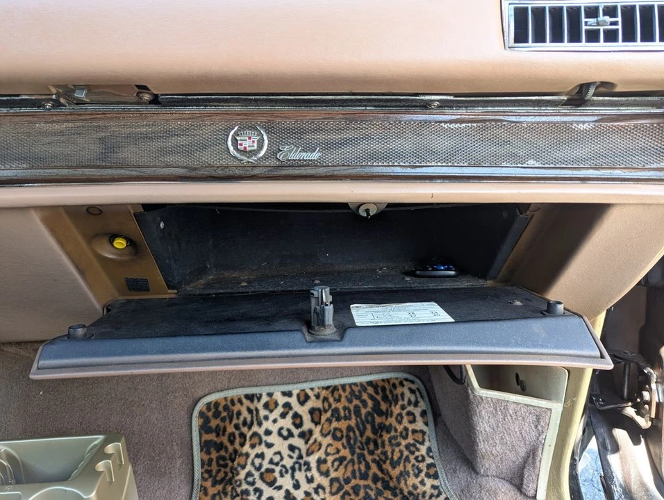 1976 Cadillac Eldorado 9th Gen - Image 27 of 31