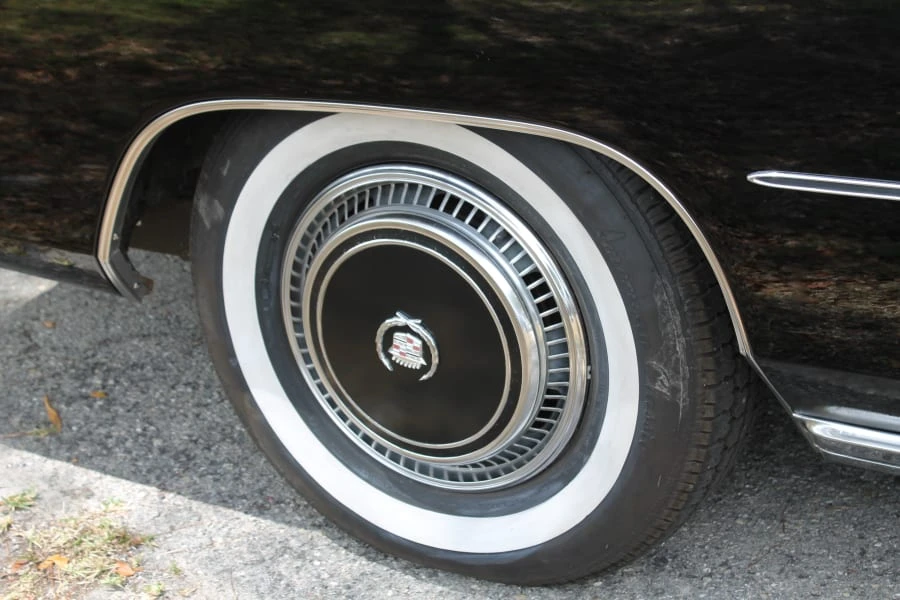 1976 Cadillac Eldorado 9th Gen - Image 9 of 13