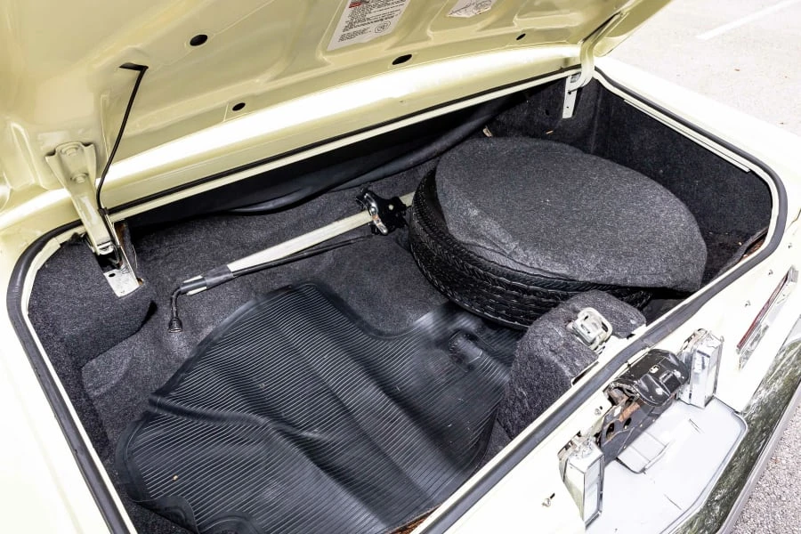 1976 Cadillac Eldorado 9th Gen - Image 24 of 28