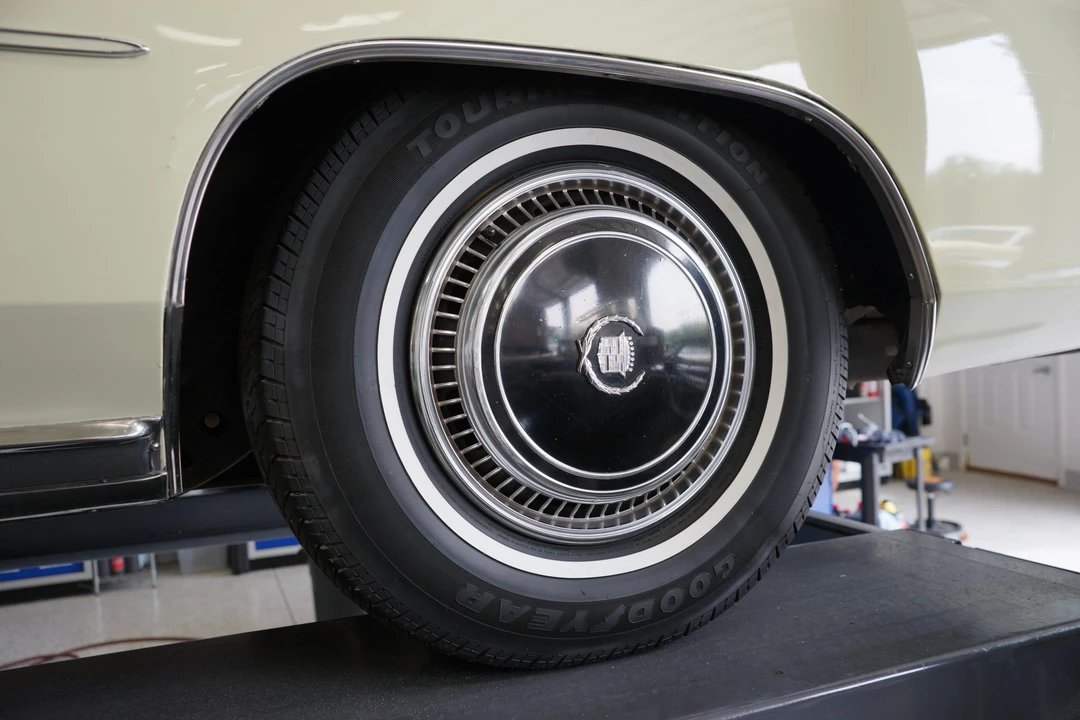 1976 Cadillac Eldorado 9th Gen - Image 26 of 31