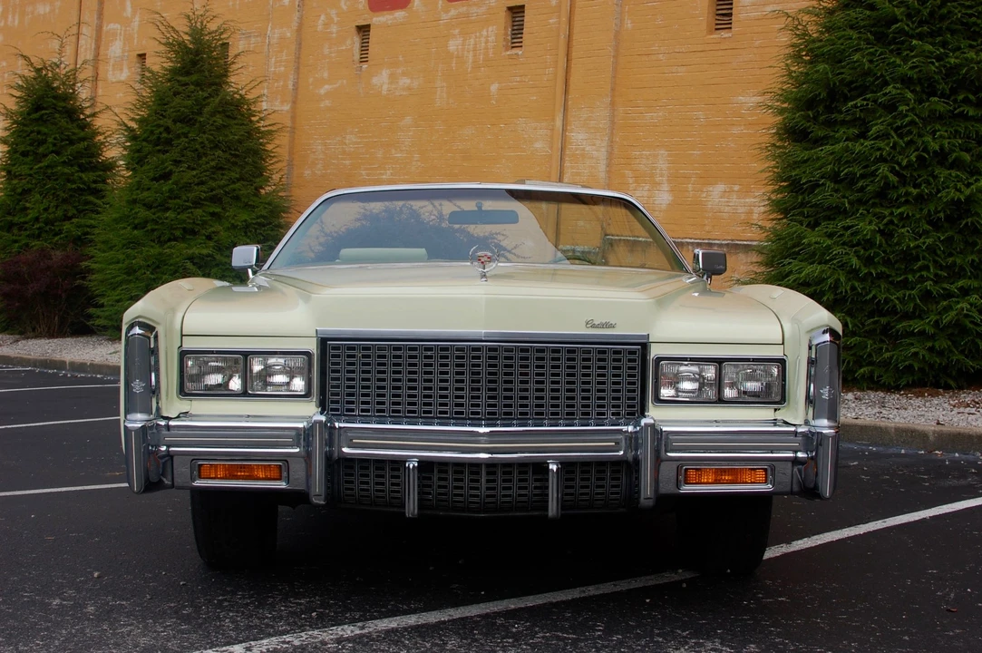1976 Cadillac Eldorado 9th Gen - Image 2 of 31