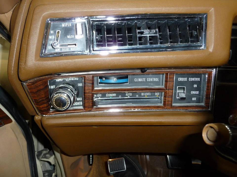 1976 Cadillac Eldorado 9th Gen - Image 23 of 31