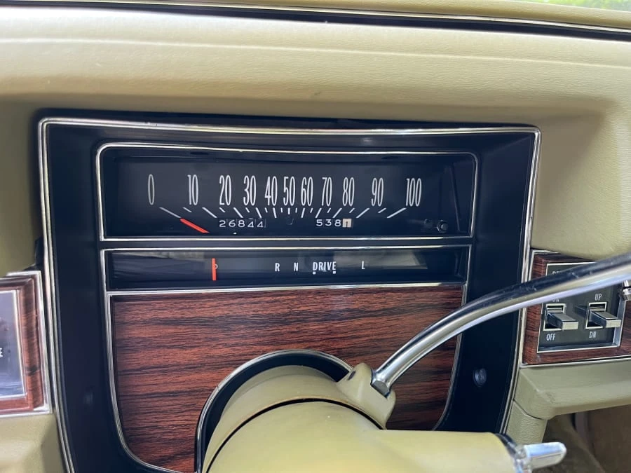 1976 Cadillac Fleetwood - Image 11 of 24