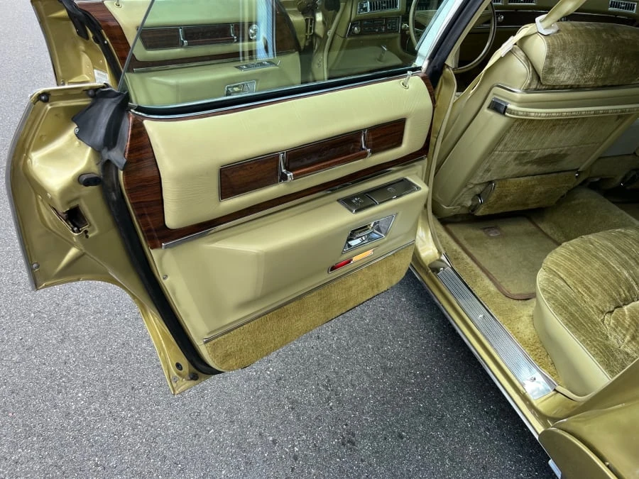 1976 Cadillac Fleetwood - Image 9 of 24