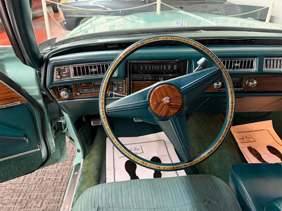 1976 Cadillac DeVille 4th Gen - Image 30 of 31