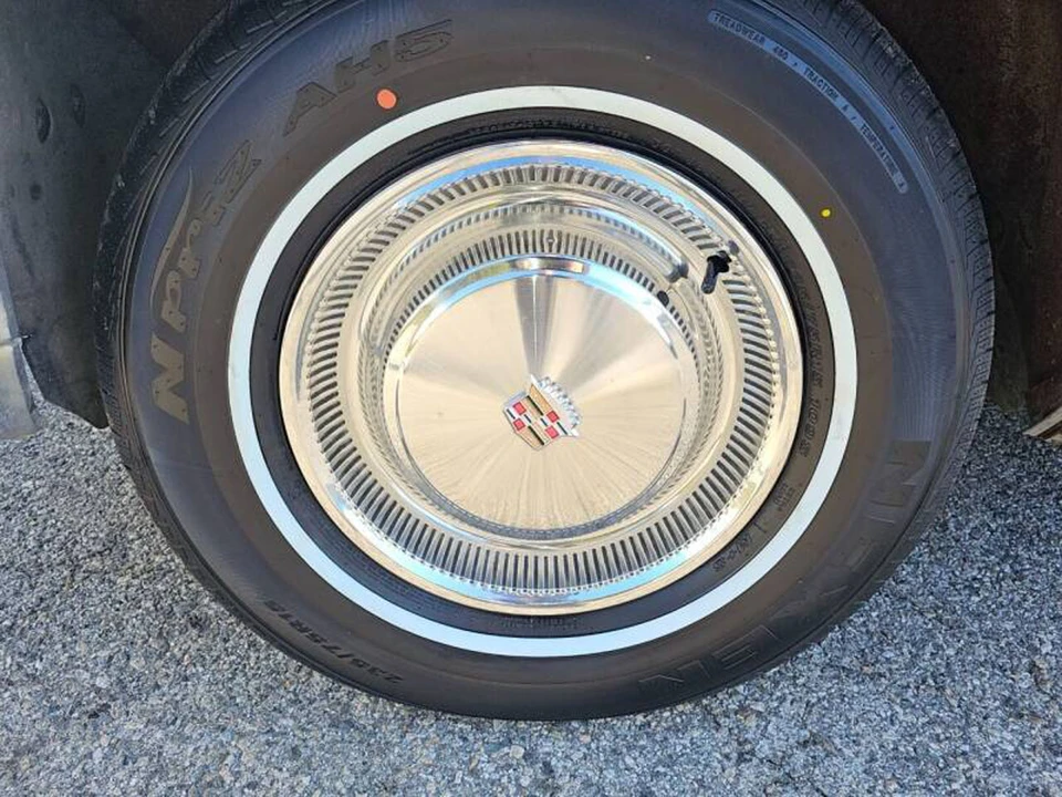 1976 Cadillac DeVille 4th Gen - Image 23 of 31