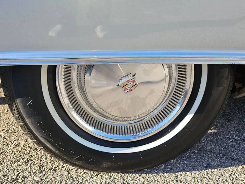 1976 Cadillac DeVille 4th Gen - Image 25 of 31