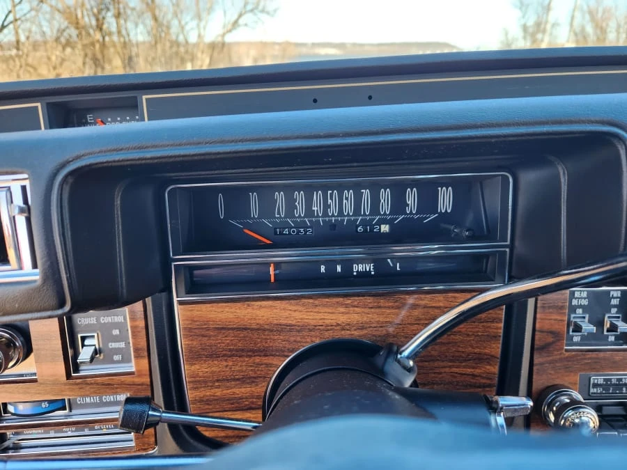 1976 Cadillac Seville - Image 13 of 24