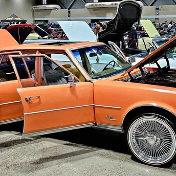 1976 Cadillac Seville Sedan 4D