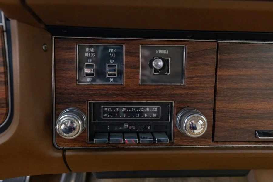 1976 Cadillac Seville - Image 16 of 23