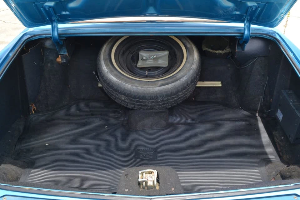 1976 Cadillac DeVille 4th Gen - Image 19 of 20