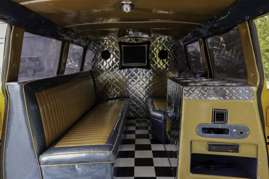 1976 Checker - Image 4 of 11