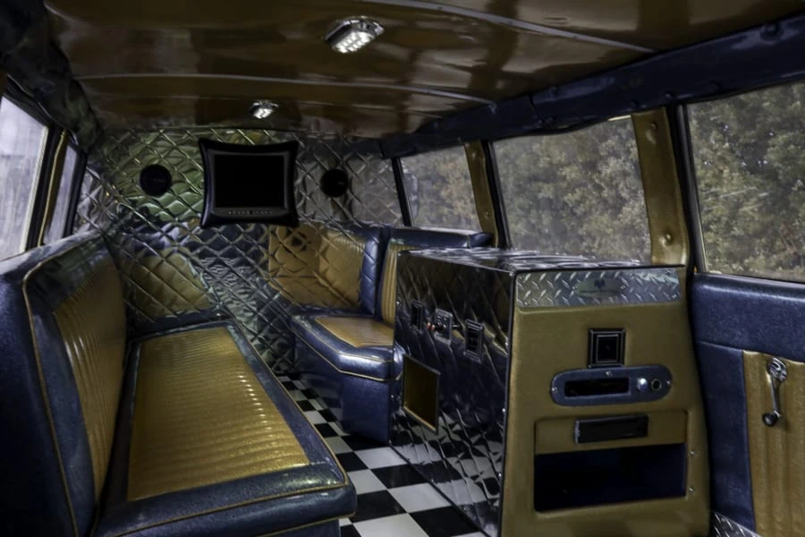 1976 Checker - Image 5 of 11