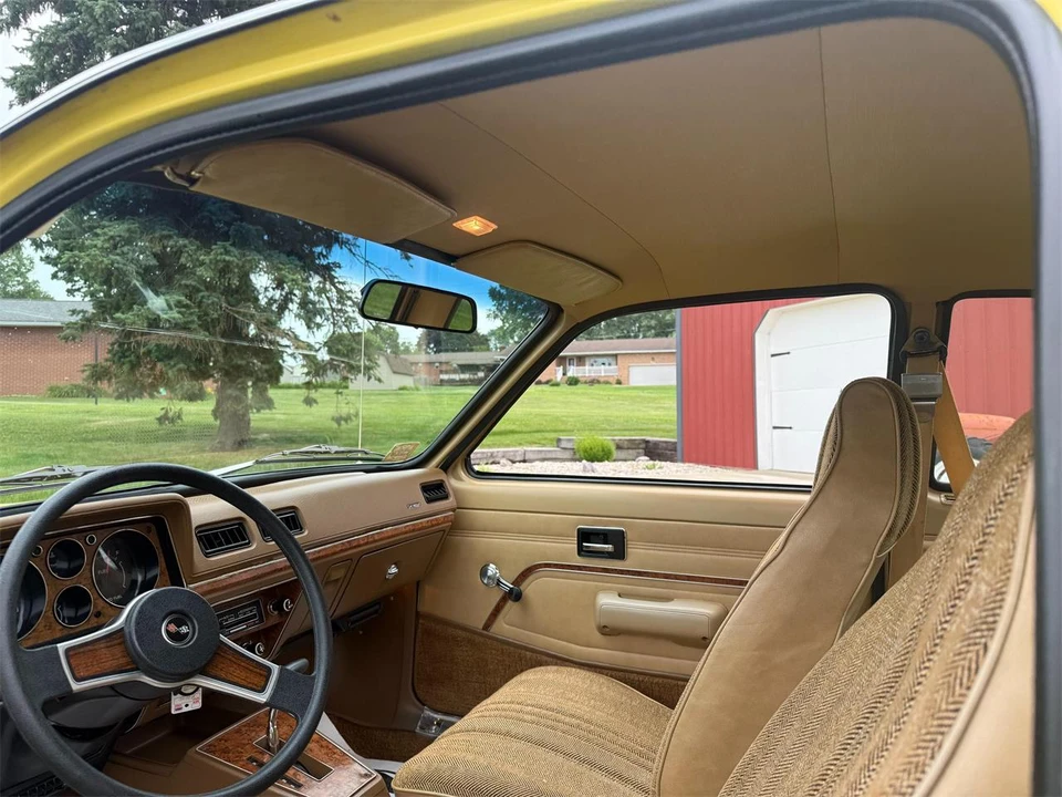 1976 Chevrolet - Image 25 of 31
