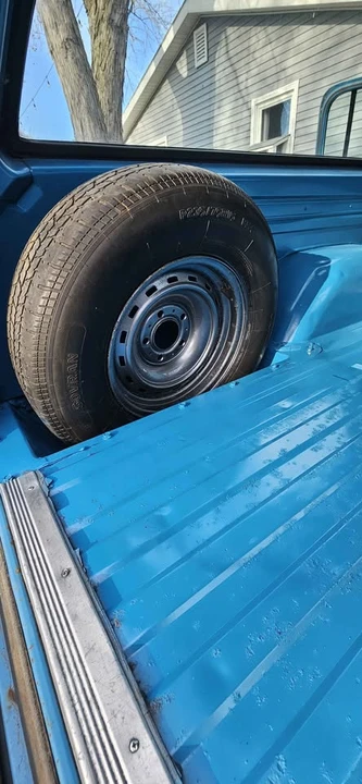 1976 Chevrolet Suburban 7th Gen - Image 15 of 16
