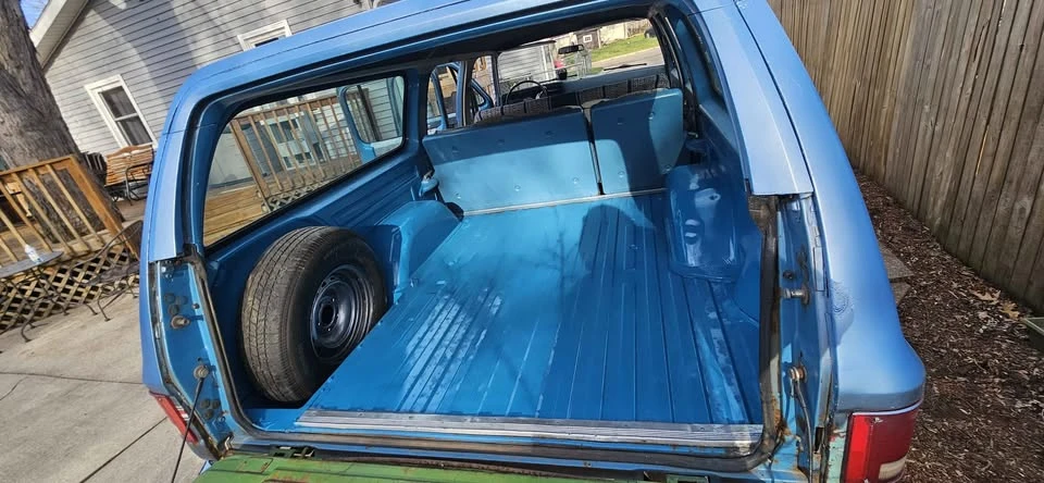 1976 Chevrolet Suburban 7th Gen - Image 14 of 16