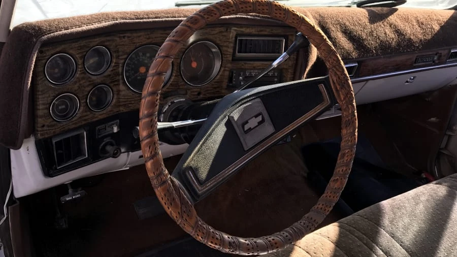 1976 Chevrolet Suburban 7th Gen - Image 5 of 9