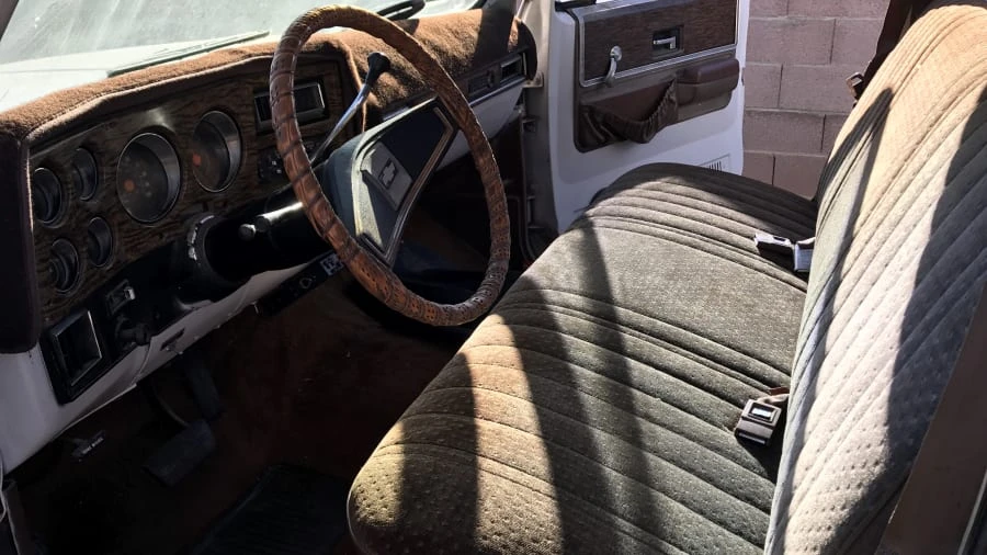 1976 Chevrolet Suburban 7th Gen - Image 4 of 9