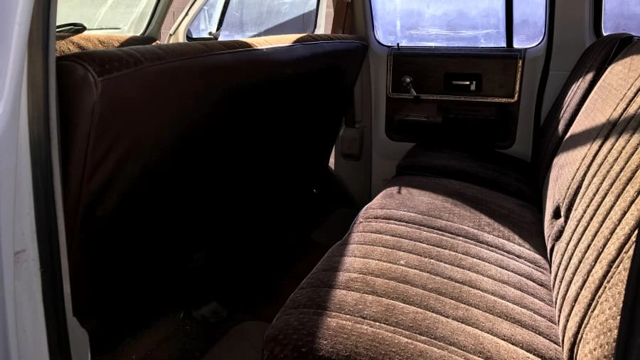 1976 Chevrolet Suburban 7th Gen - Image 6 of 9