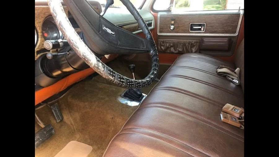 1976 Chevrolet Suburban 7th Gen - Image 4 of 10