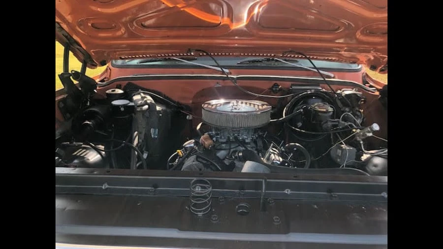 1976 Chevrolet Suburban 7th Gen - Image 7 of 10