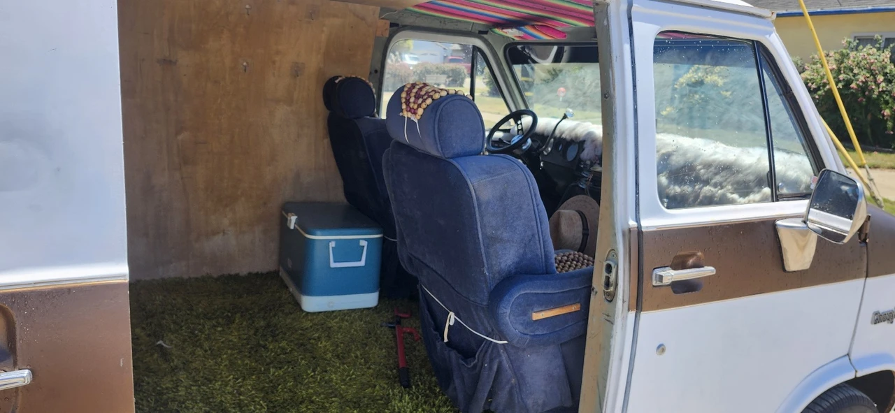 1976 Chevrolet G-Series Van - Image 12 of 16
