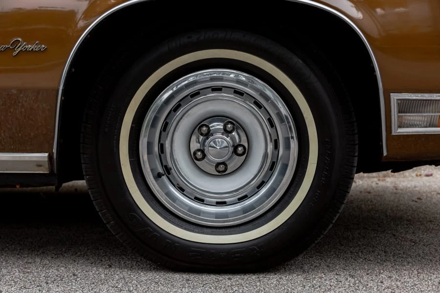 1976 Chrysler New Yorker - Image 10 of 22
