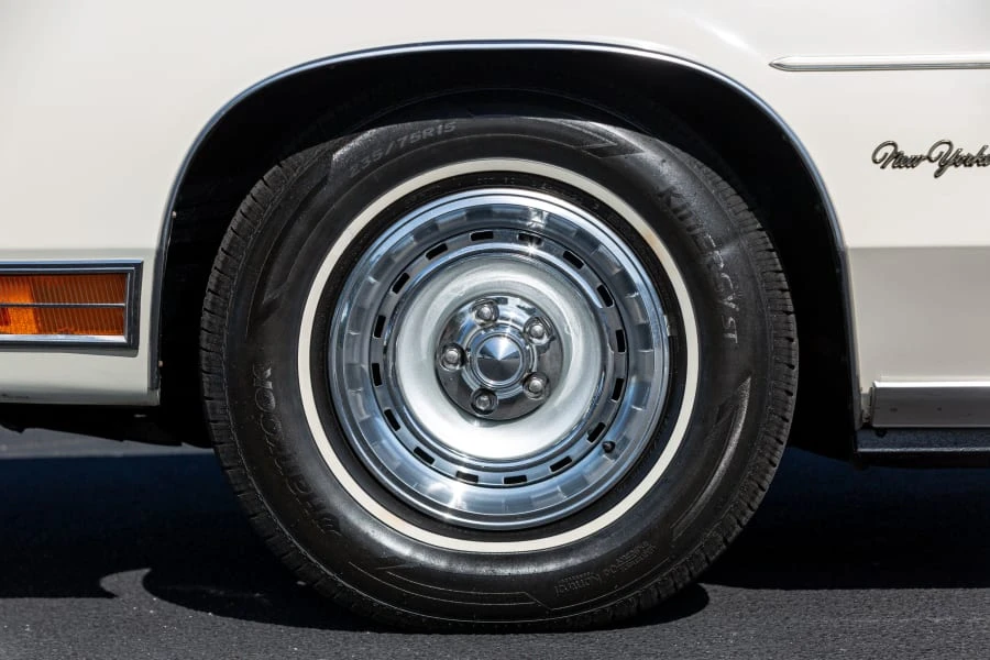 1976 Chrysler New Yorker - Image 9 of 22