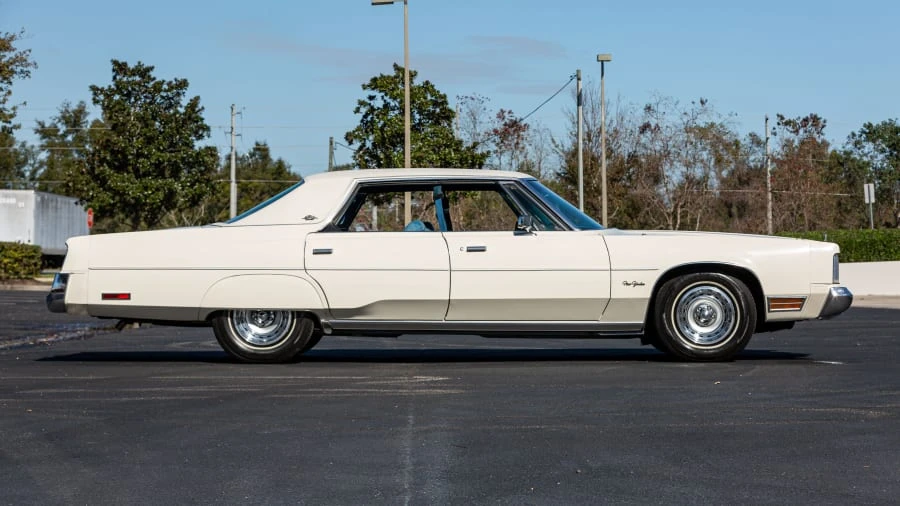 1976 Chrysler New Yorker - Image 2 of 22