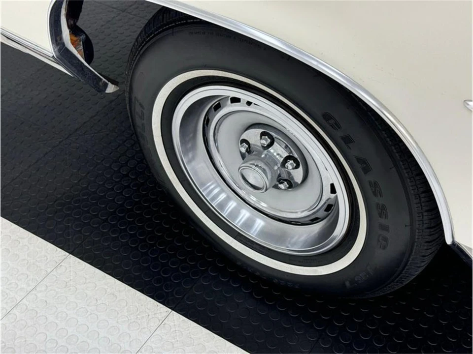 1976 Chrysler New Yorker - Image 13 of 31