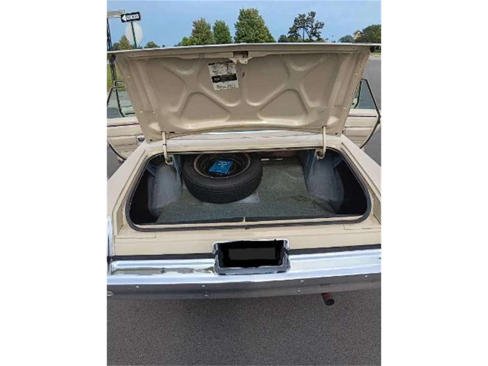 1976 Chrysler Newport - Image 4 of 25