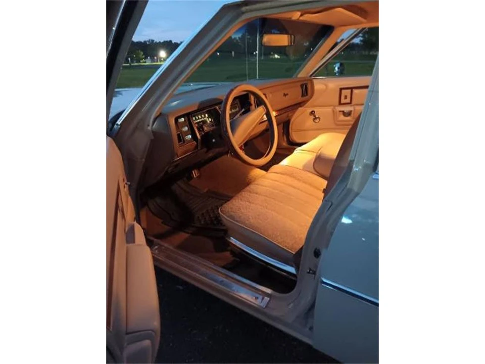 1976 Chrysler Newport - Image 10 of 25