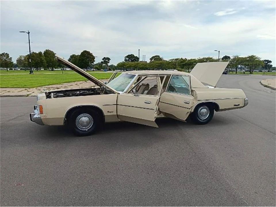 1976 Chrysler Newport - Image 5 of 25