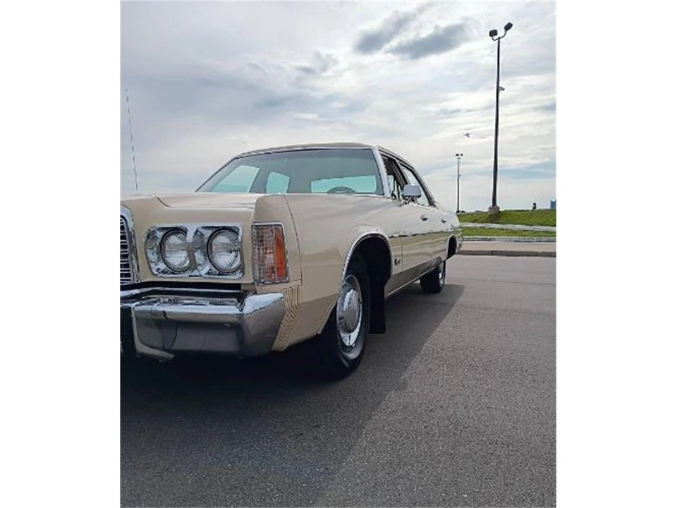 1976 Chrysler Newport - Image 9 of 25