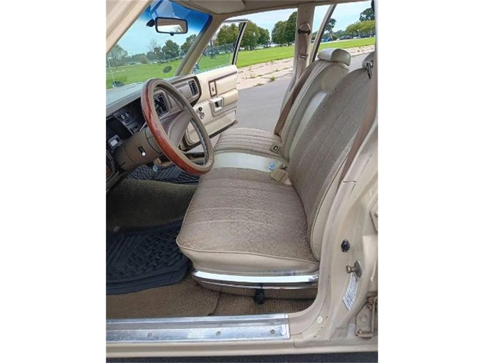 1976 Chrysler Newport - Image 15 of 25