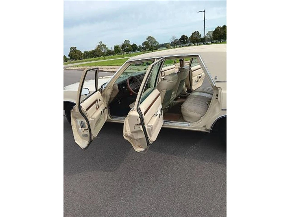 1976 Chrysler Newport - Image 21 of 25