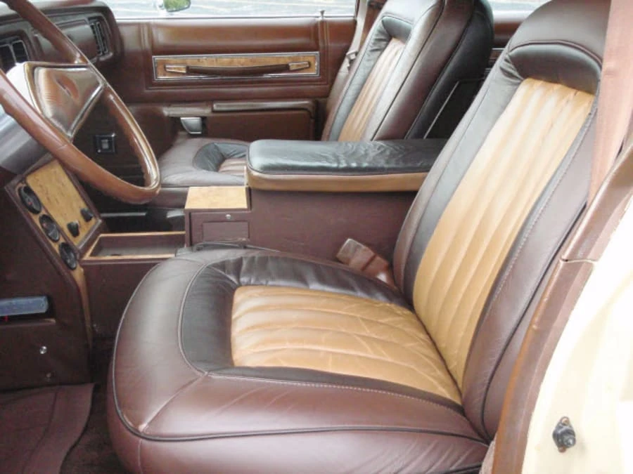 1976 Chrysler Town & Country - Image 3 of 6