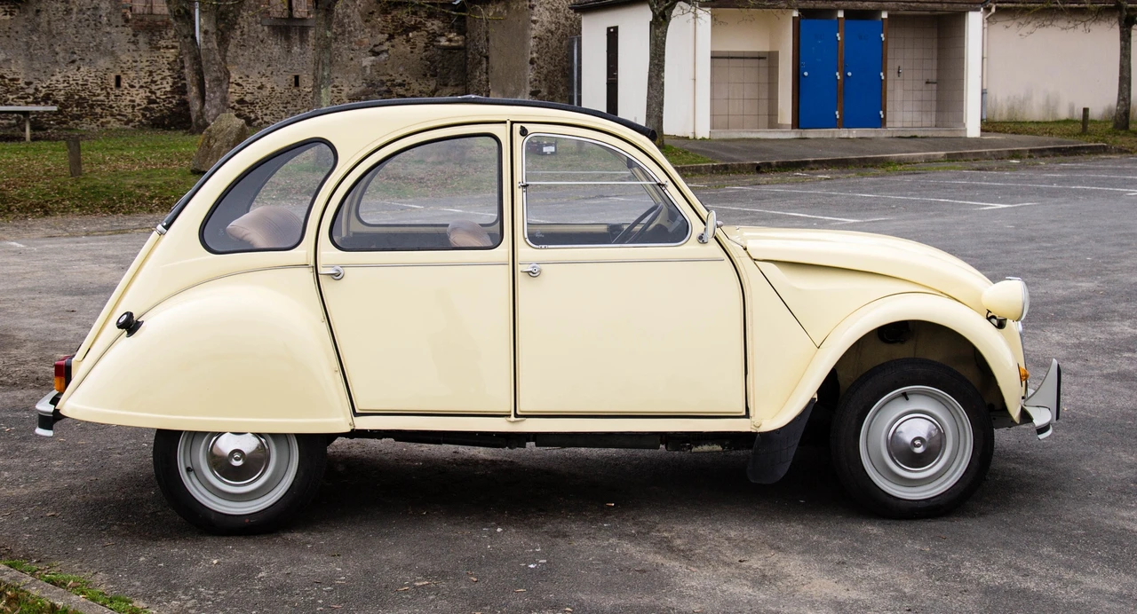 1976 Citroen 2CV - Image 3 of 25