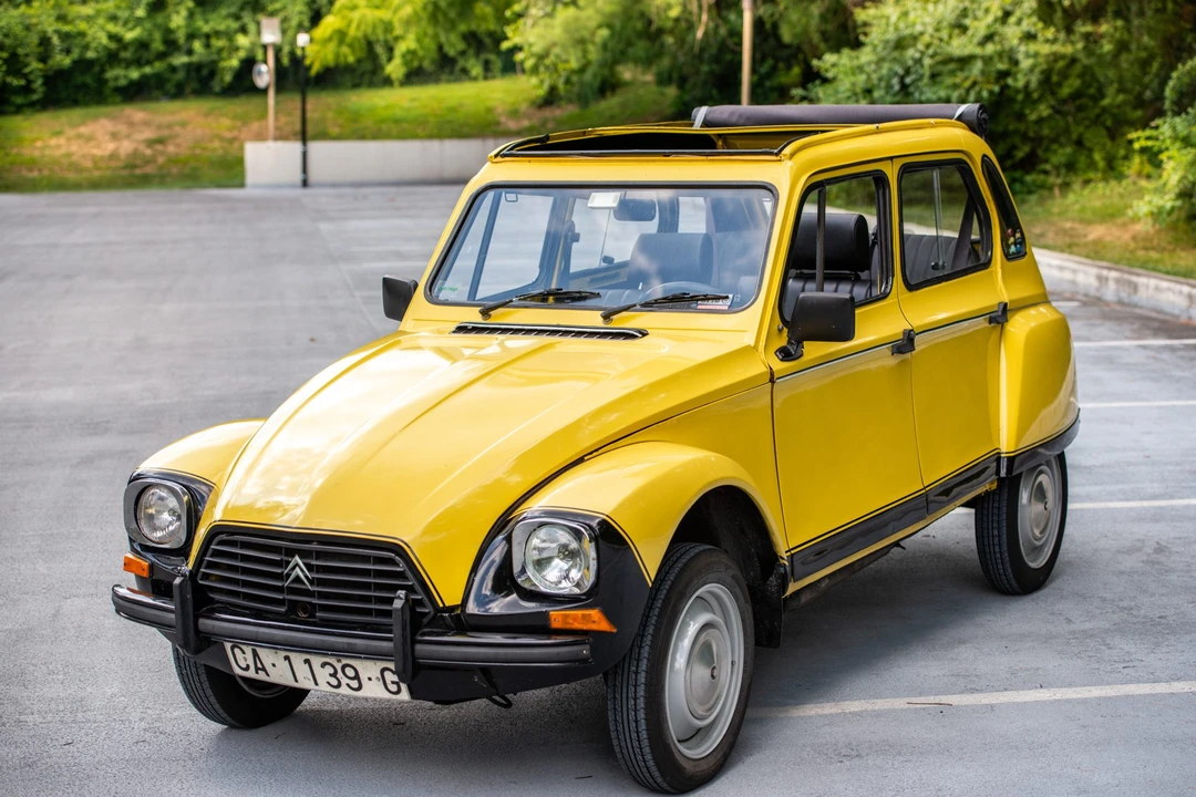 1976 Citroen Dyane - Image 2 of 31